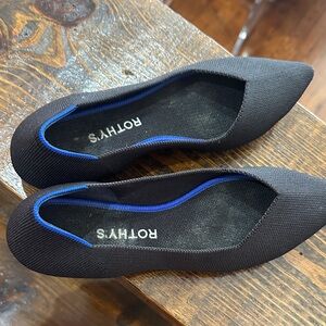 Rothy's Women's Black and Blue Flats